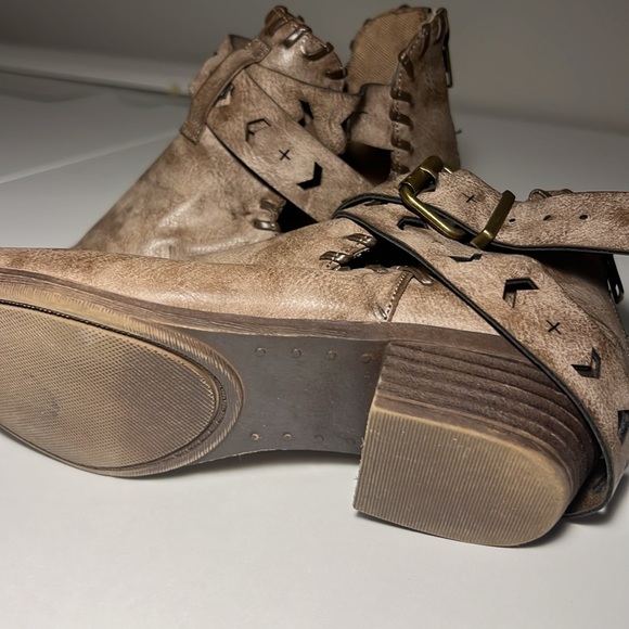 ✨Brown Rampage Booties With Side Buckle and Back Zipper✨ - Picture 3 of 9